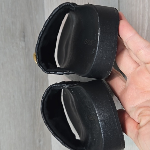 Steve Madden Women Zoray Black Quilted Slides with Gold Chain Sandals Sz 9 - Picture 7 of 11